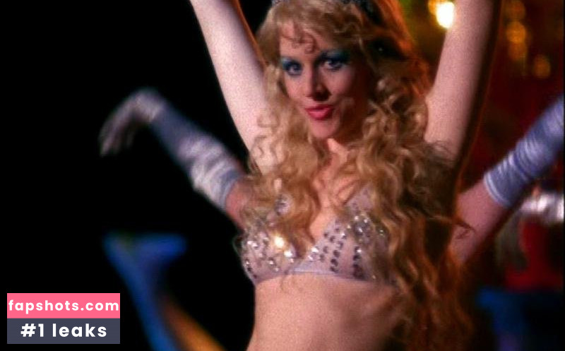 Penelope Ann Miller gallery photo #10