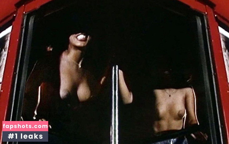 Penny Johnson nude babe gallery