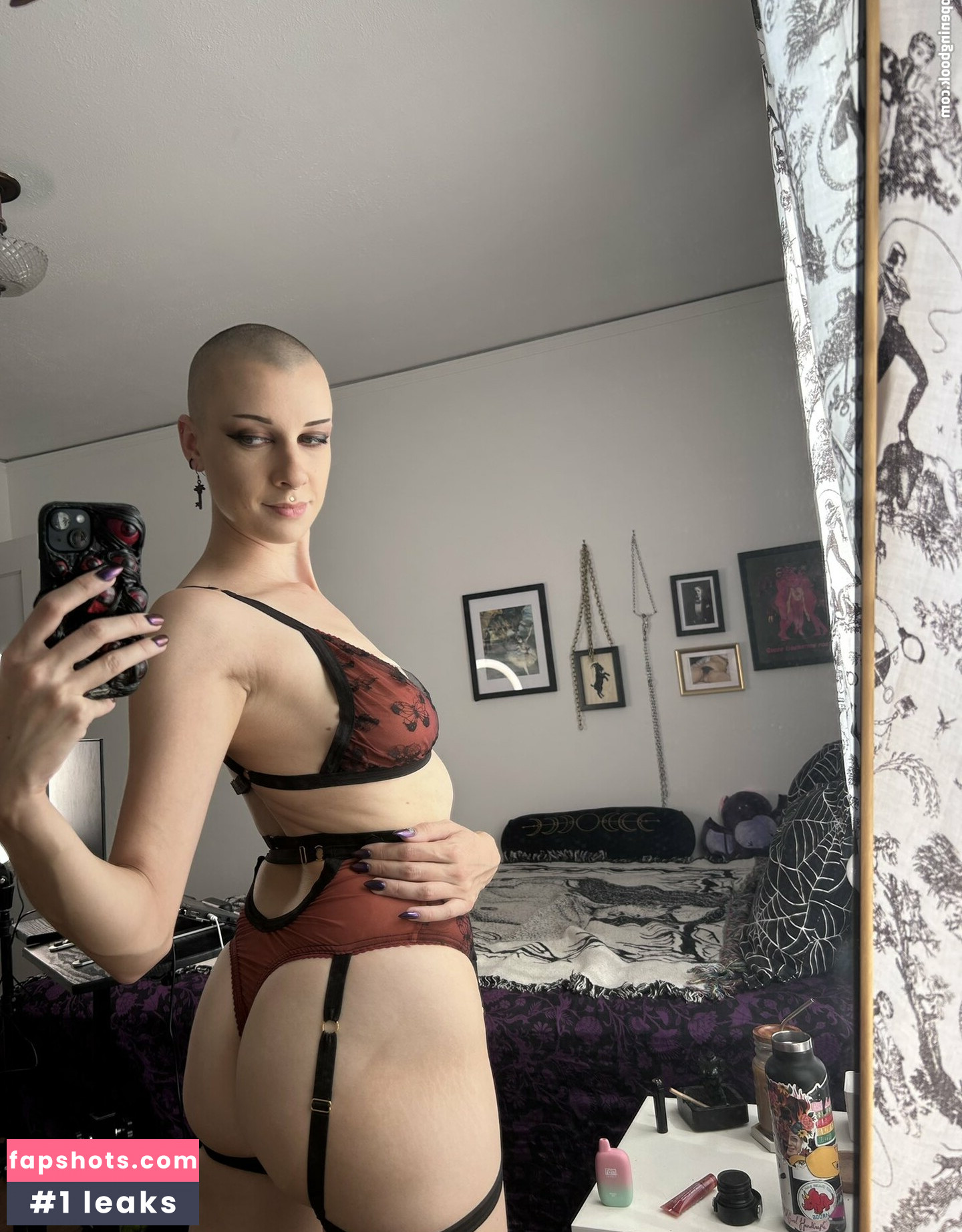 Pepper Dagger gallery photo #9