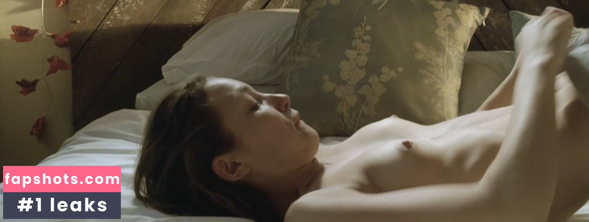 Perdita Weeks gallery photo #17