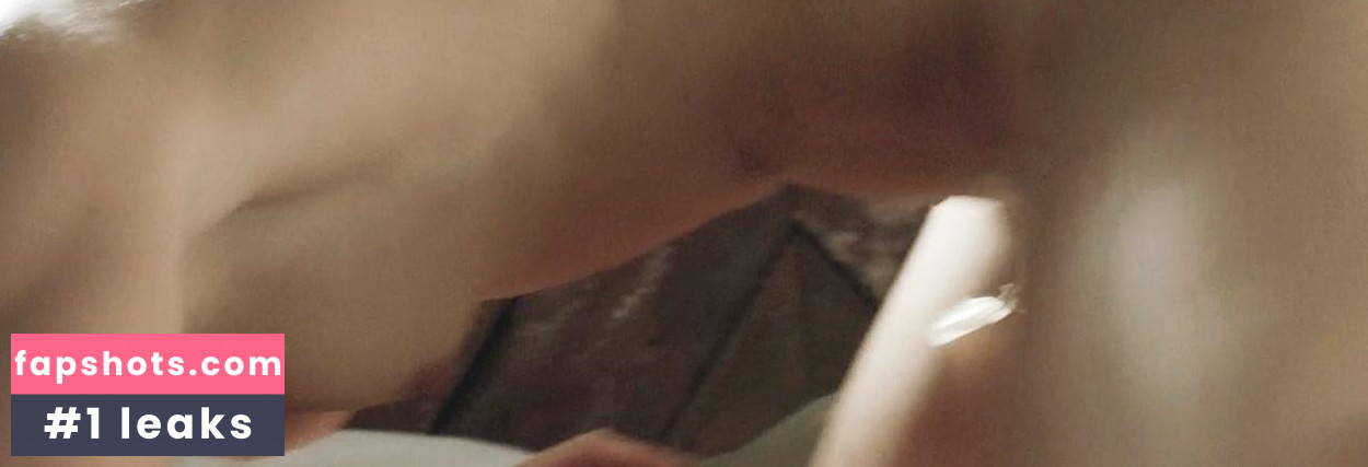 Perdita Weeks gallery photo #23