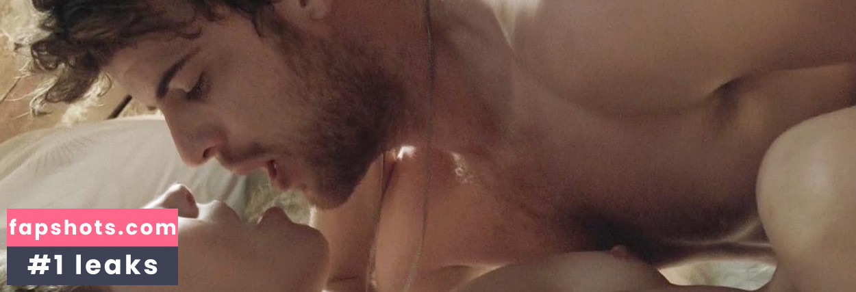 Perdita Weeks gallery photo #24