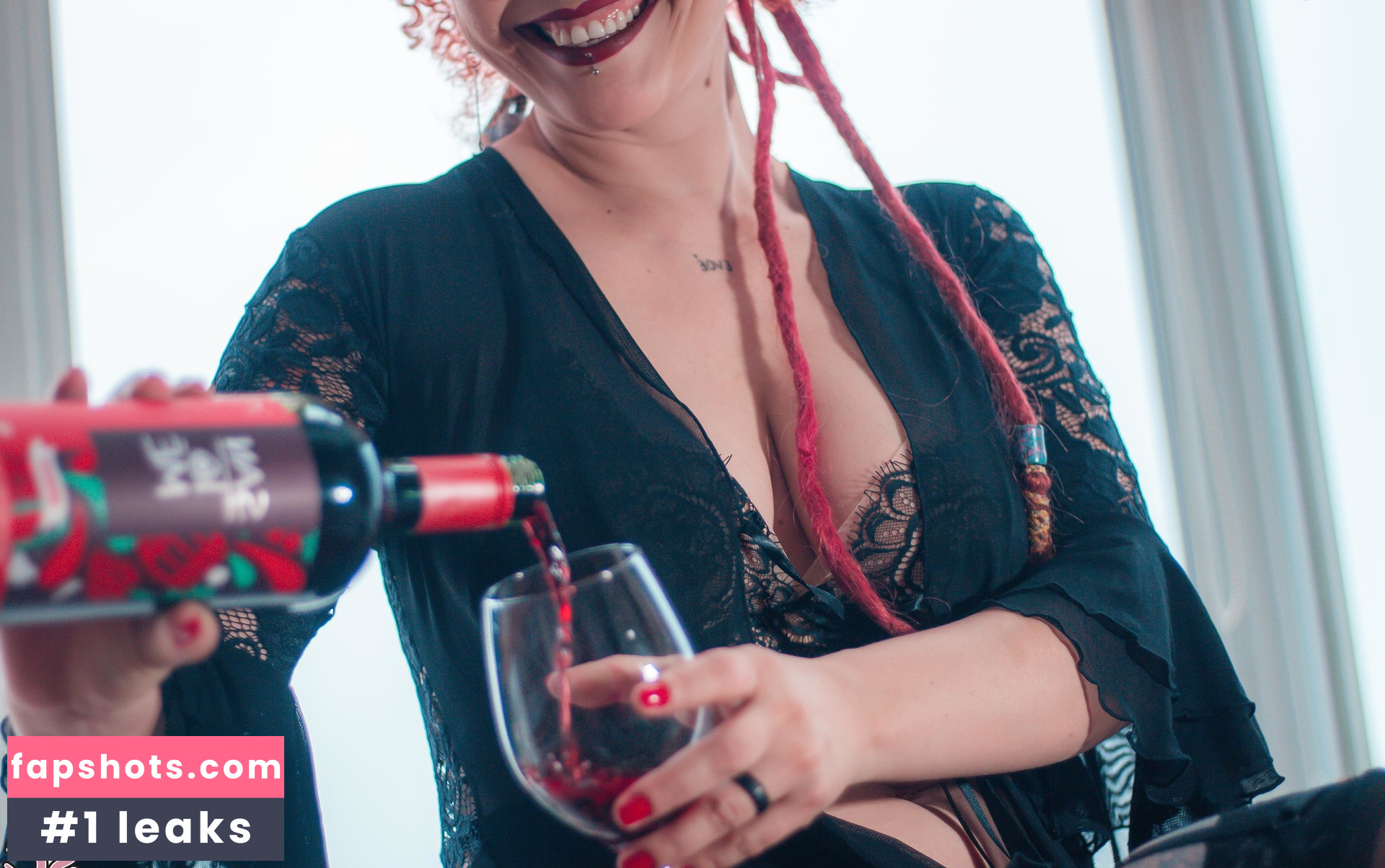 Peregrina gallery photo #17