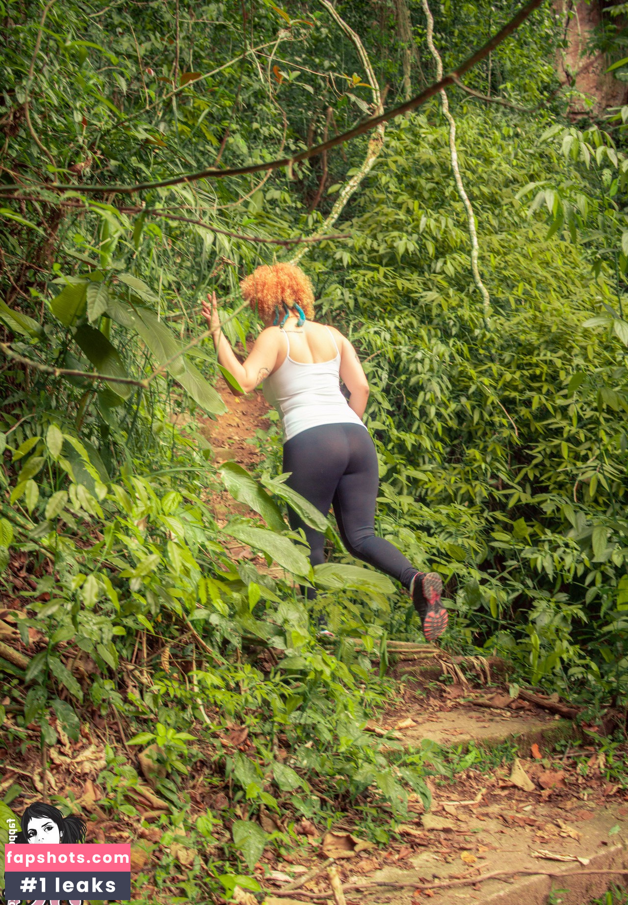 Peregrina gallery photo #24