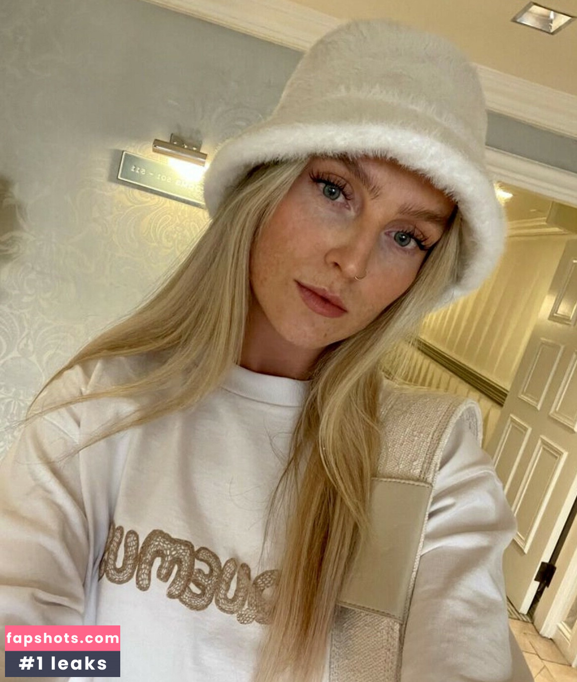 Perrie Edwards gallery photo #122