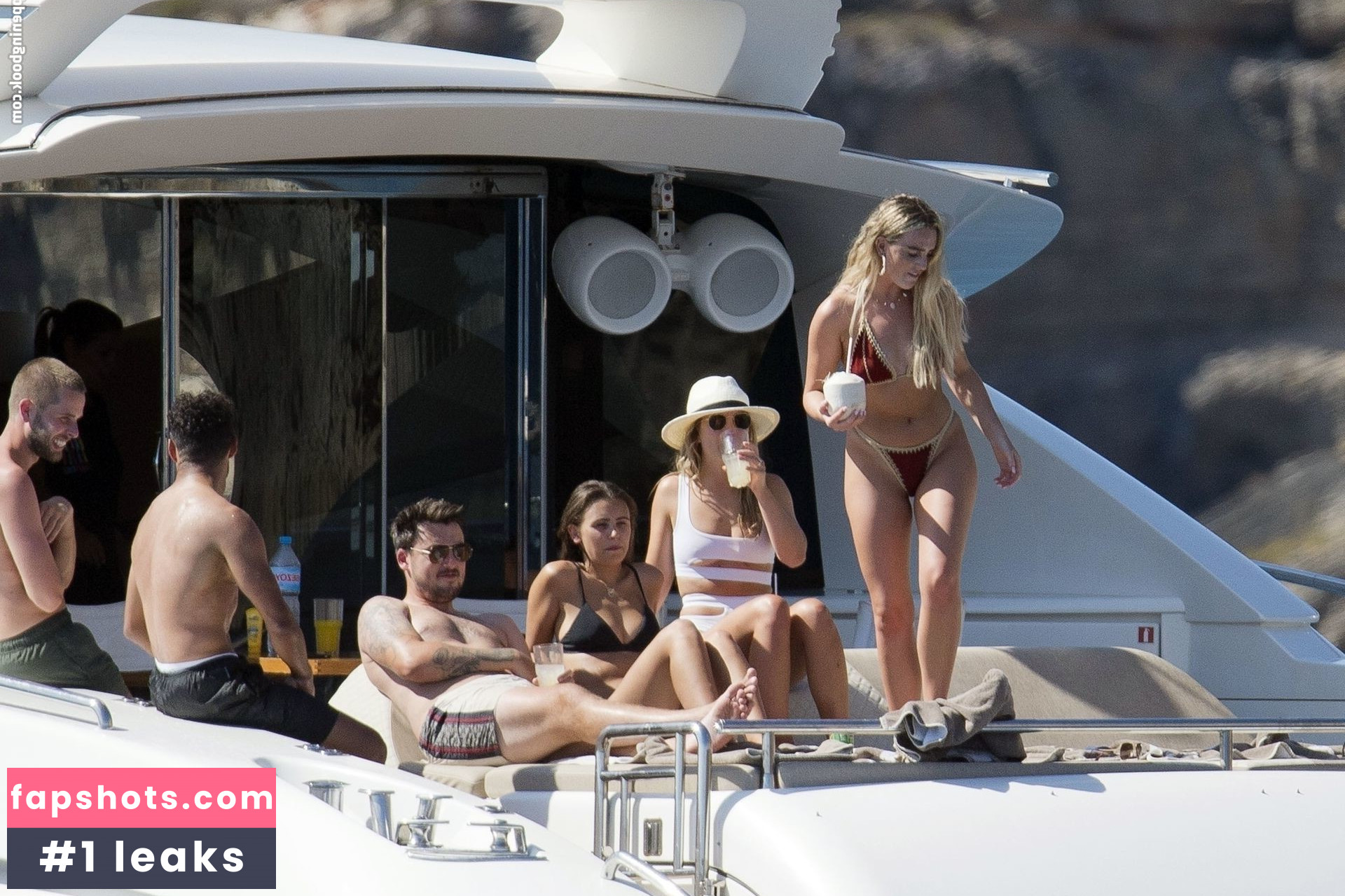 Perrie Edwards gallery photo #163