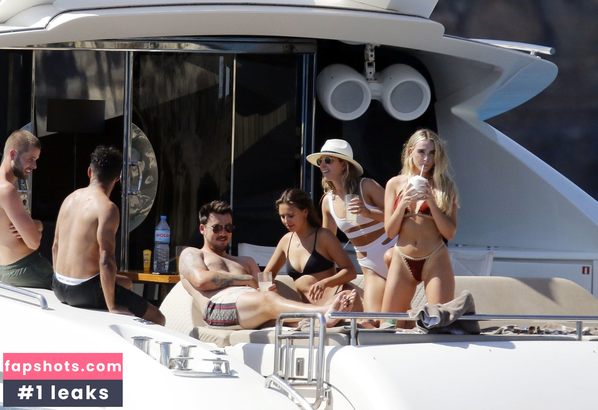 Perrie Edwards gallery photo #173