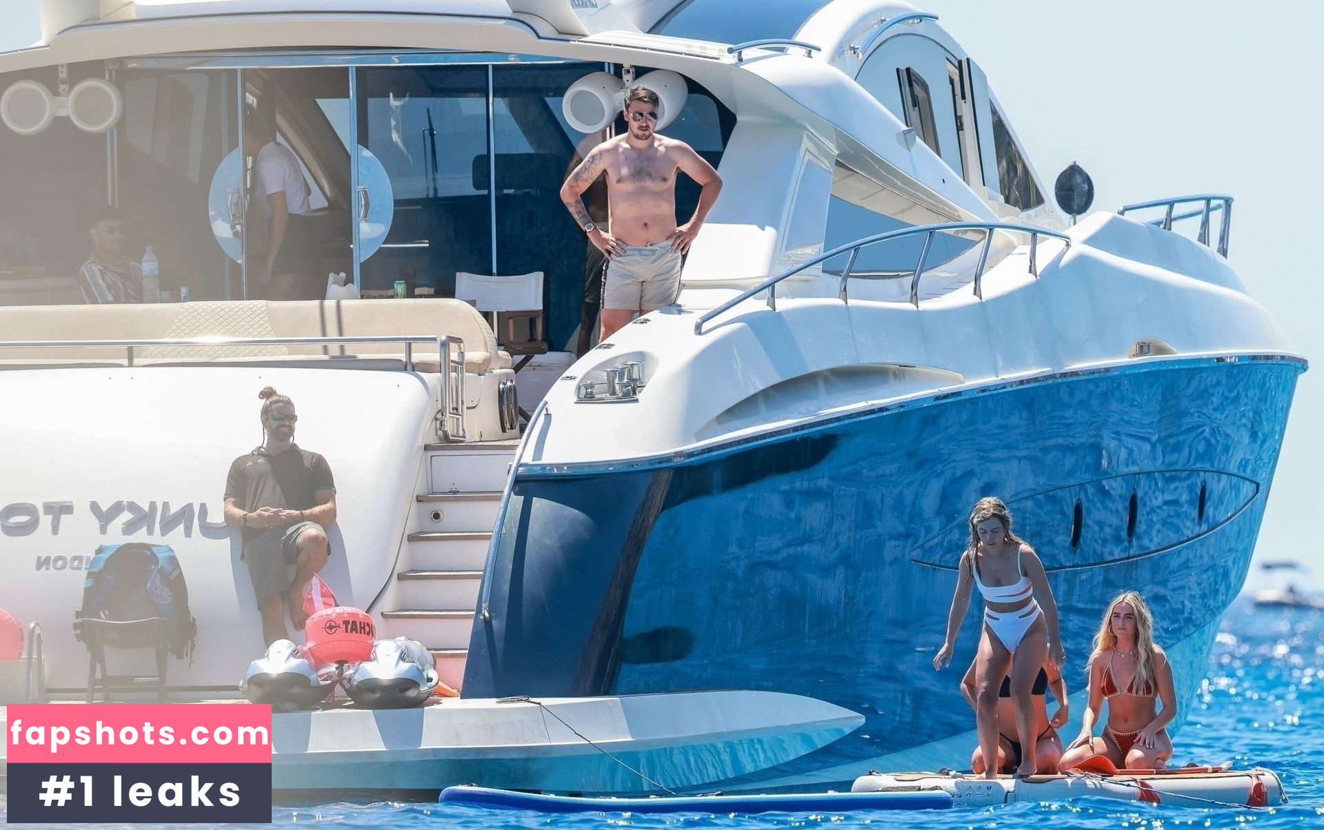 Perrie Edwards gallery photo #174