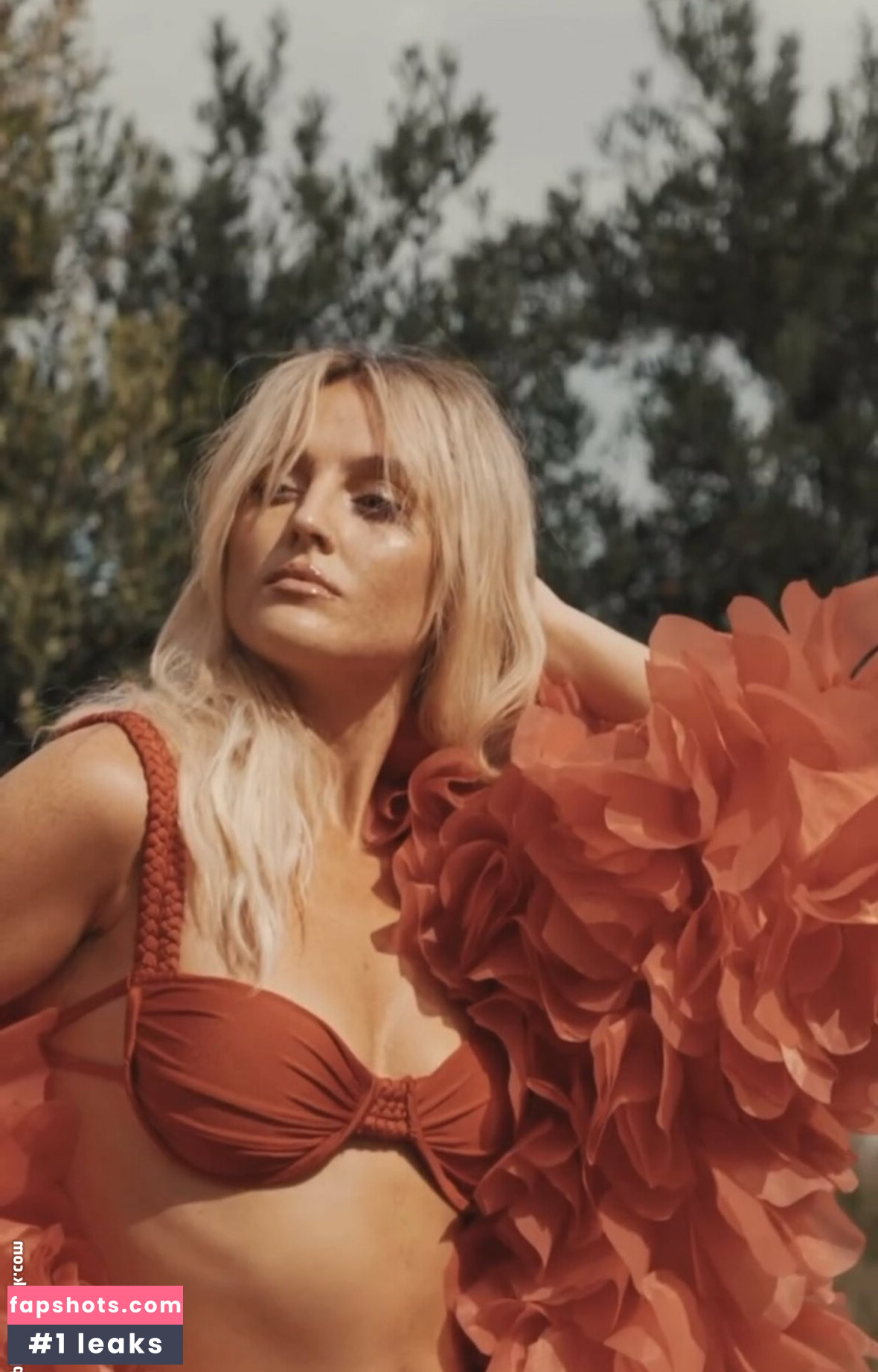 Perrie Edwards gallery photo #20