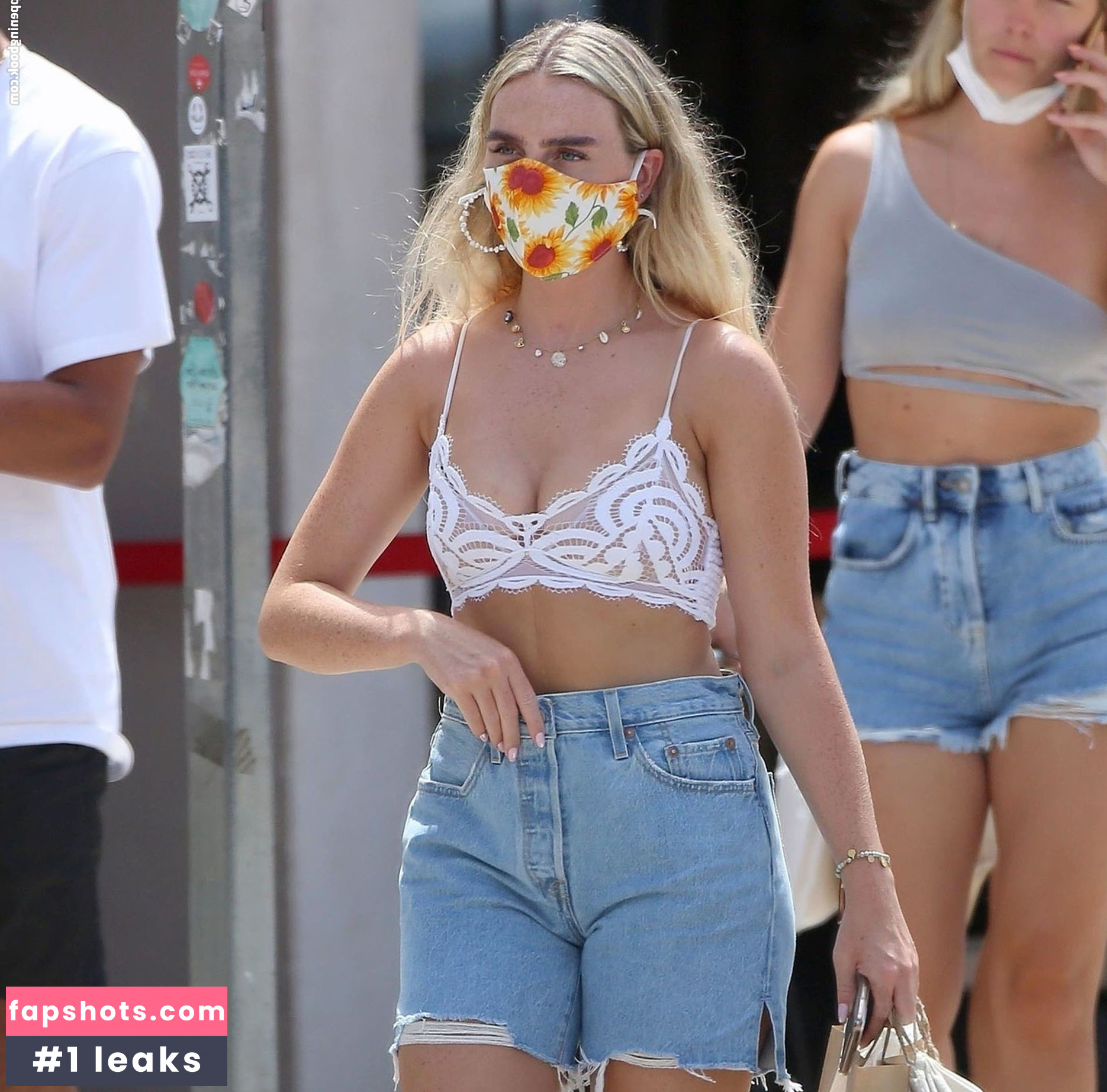 Perrie Edwards gallery photo #205