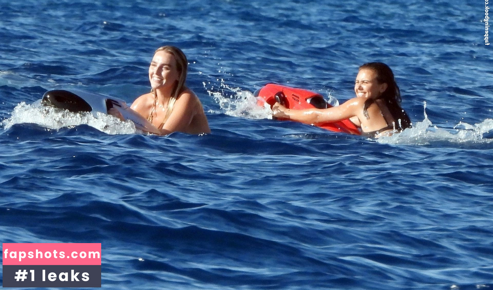 Perrie Edwards gallery photo #210