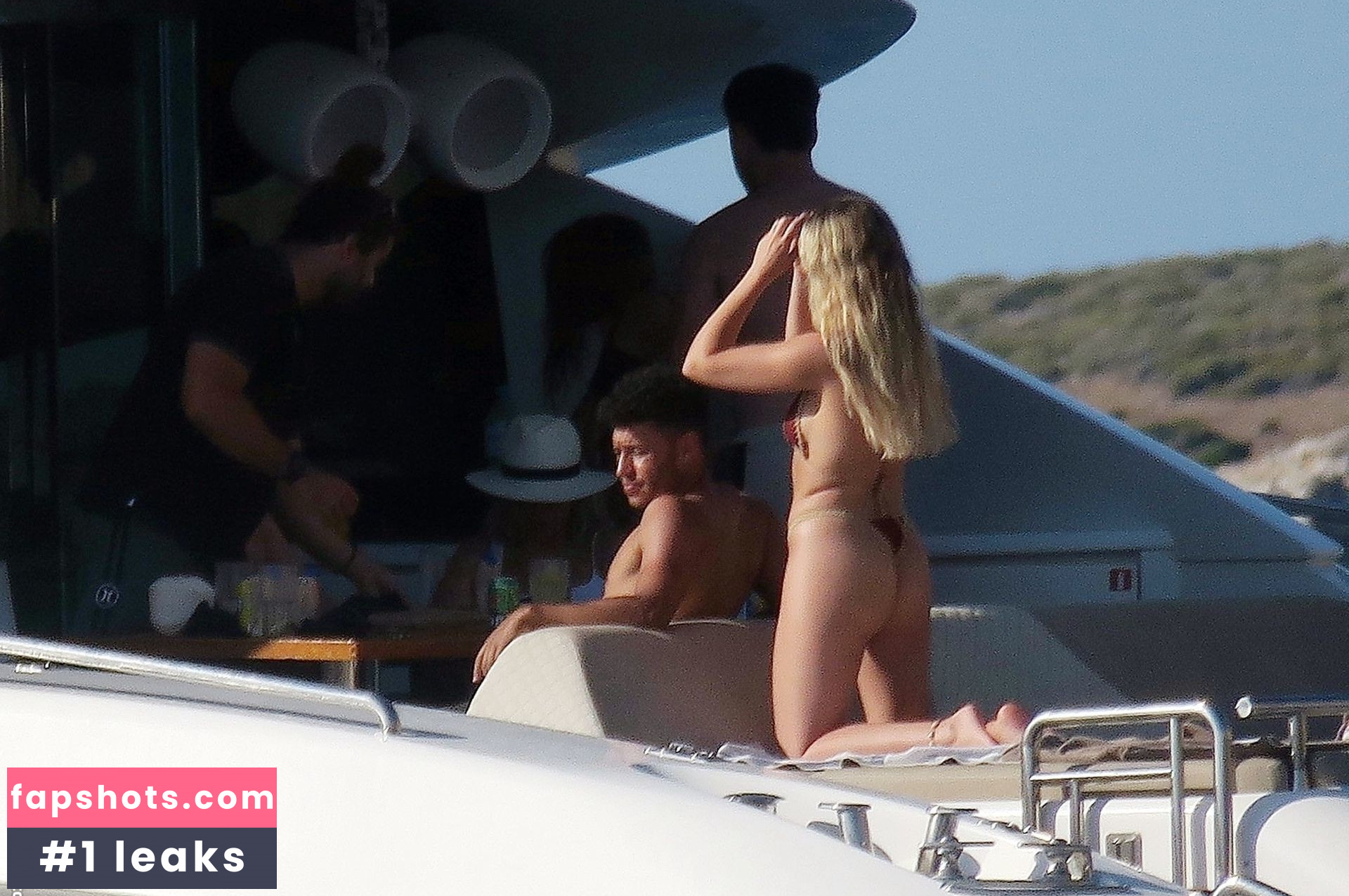 Perrie Edwards gallery photo #212