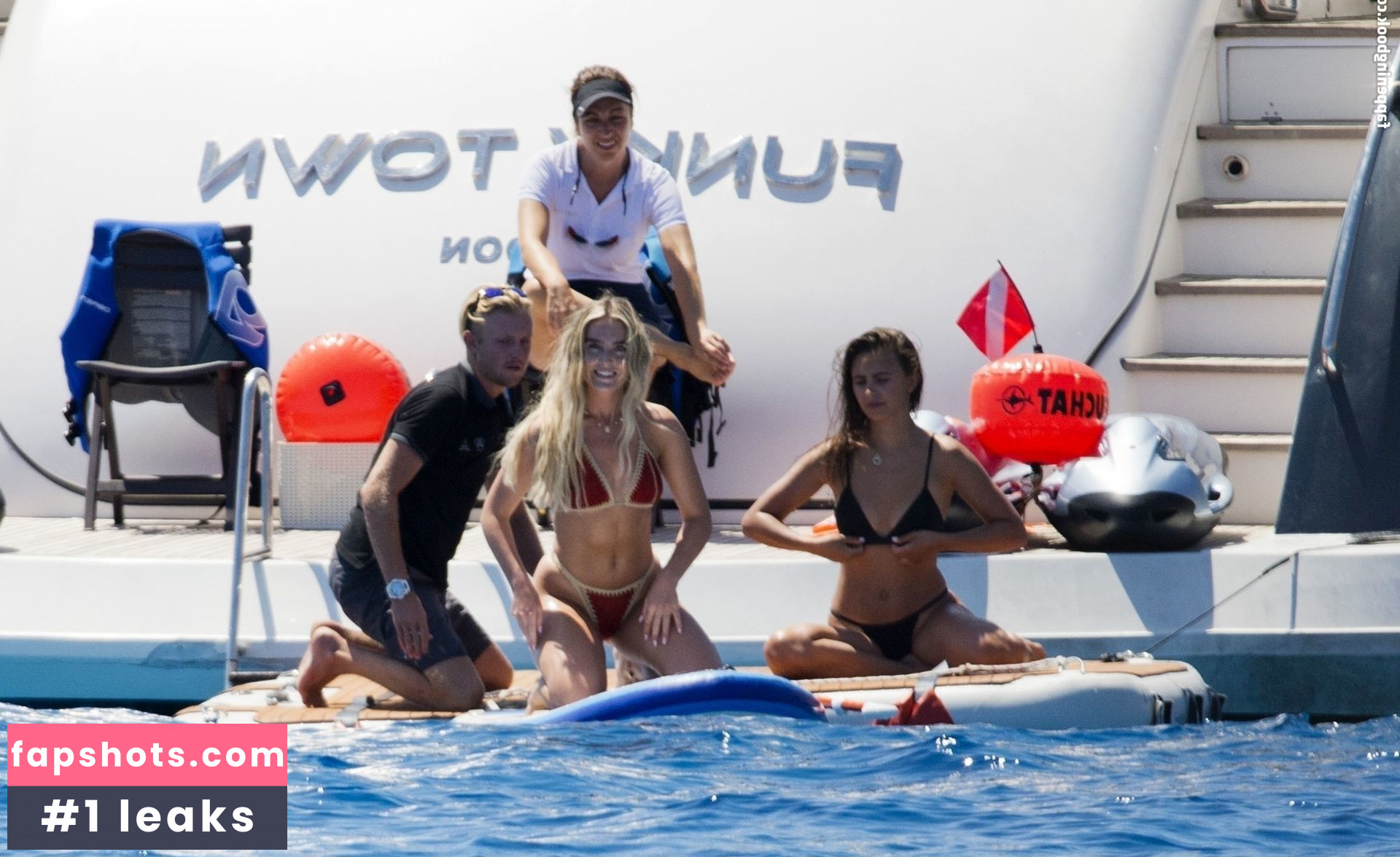 Perrie Edwards gallery photo #218