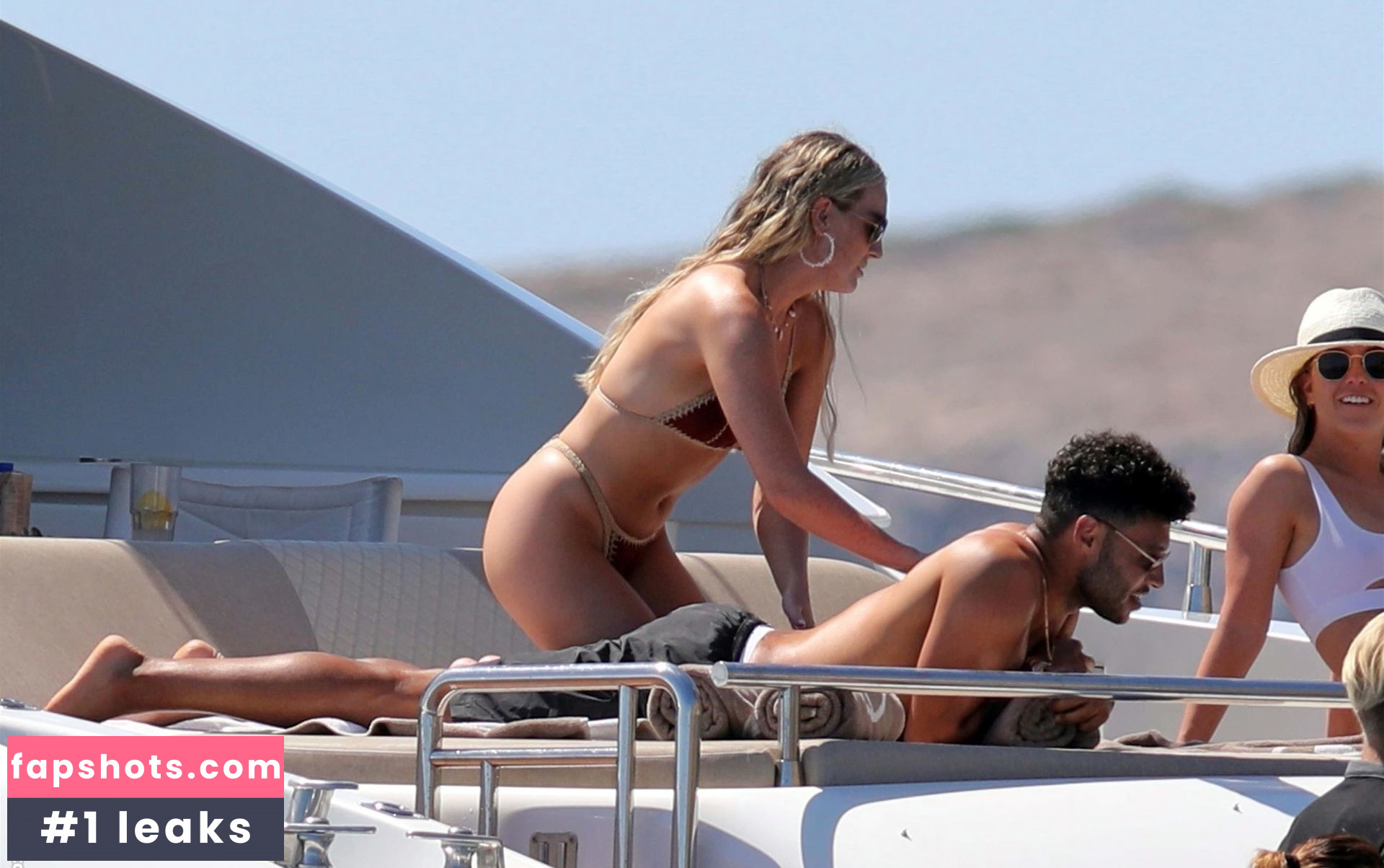 Perrie Edwards gallery photo #223