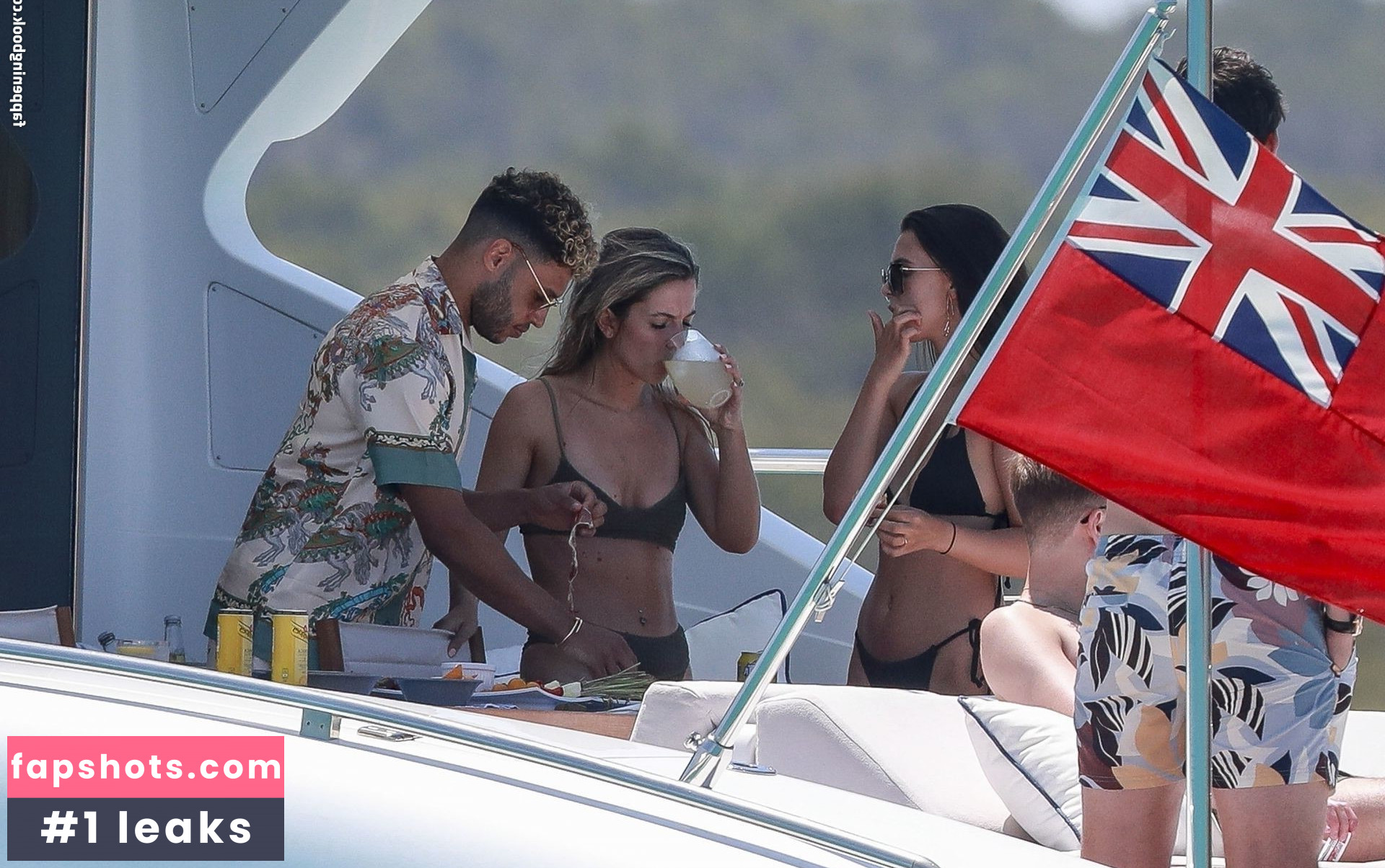 Perrie Edwards gallery photo #238