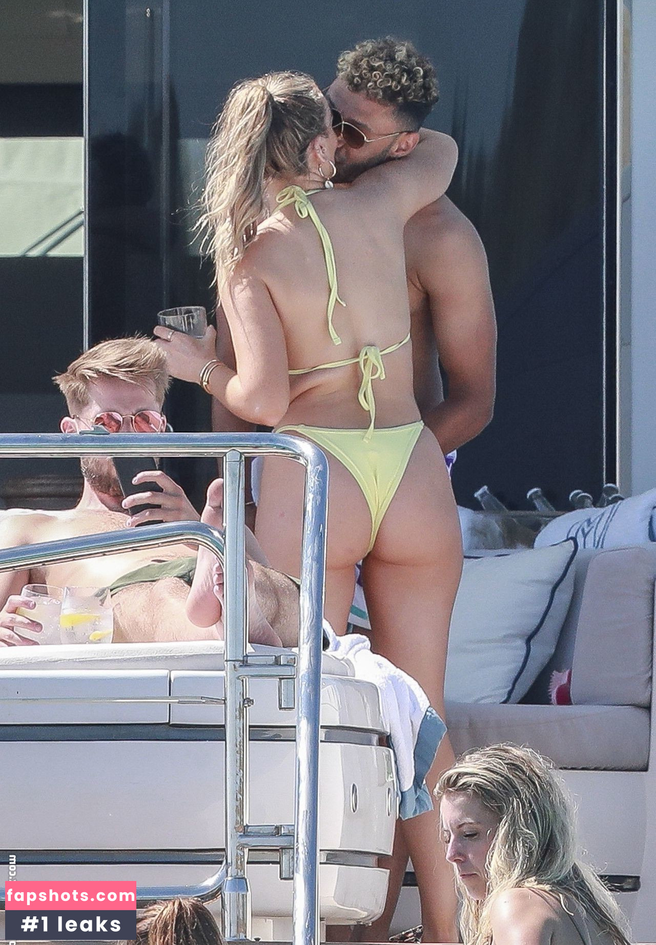 Perrie Edwards gallery photo #250