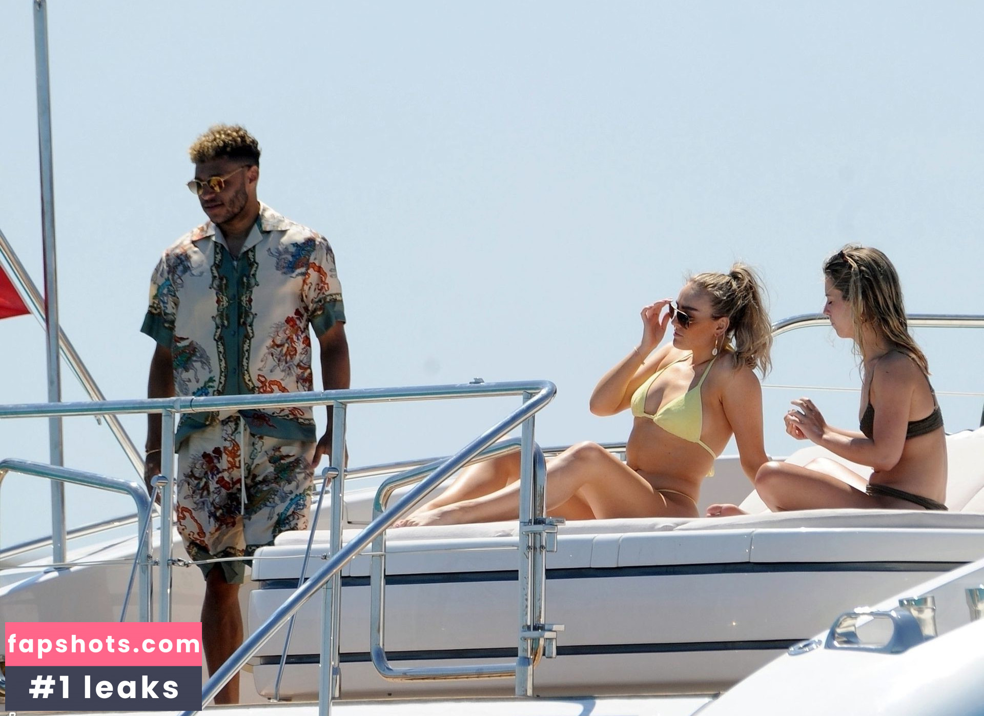 Perrie Edwards gallery photo #258