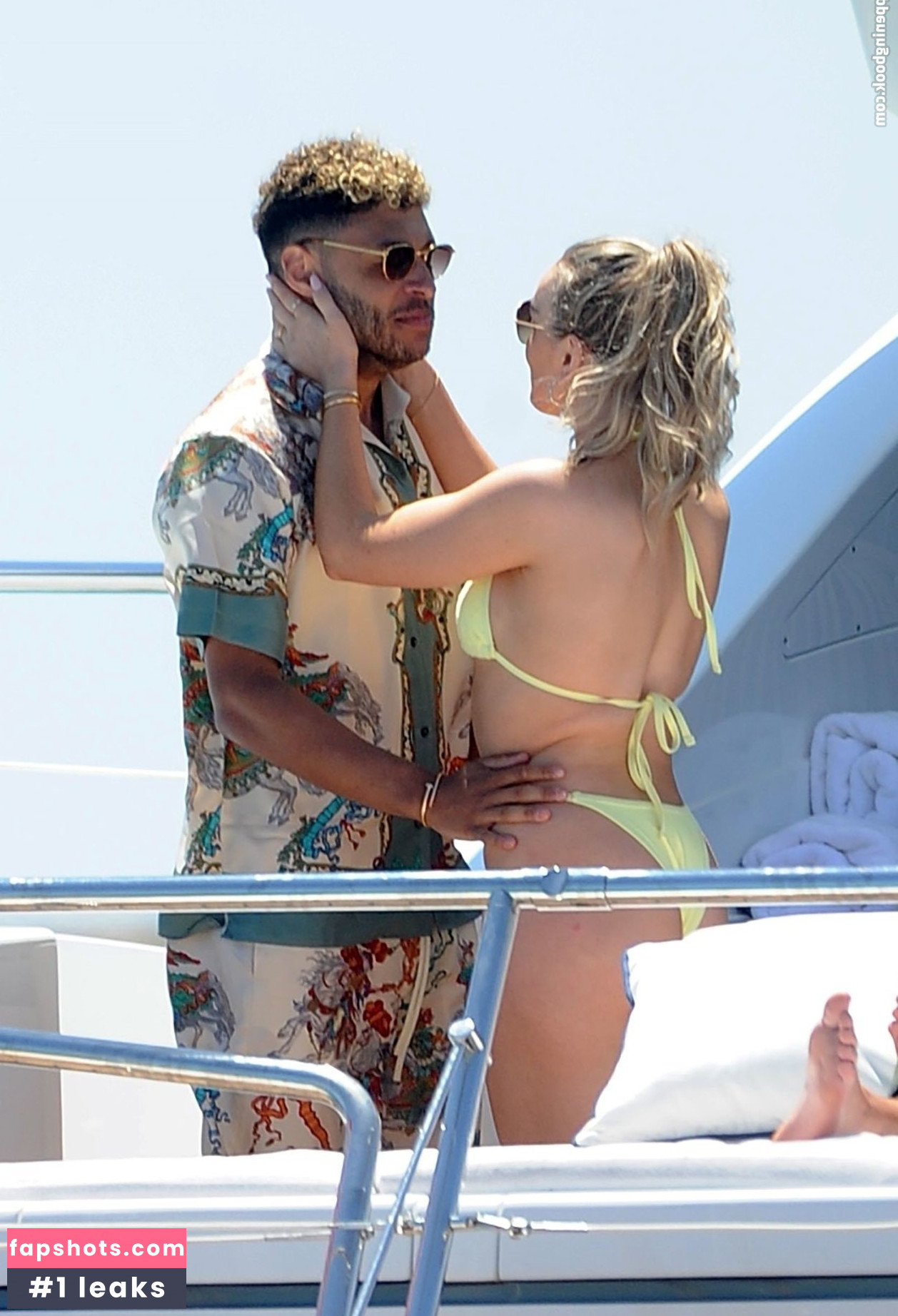 Perrie Edwards gallery photo #269