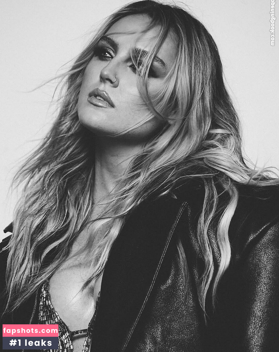 Perrie Edwards gallery photo #6