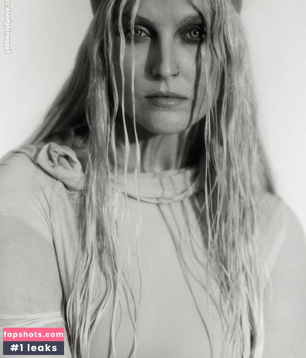 Perrie Edwards gallery photo #55