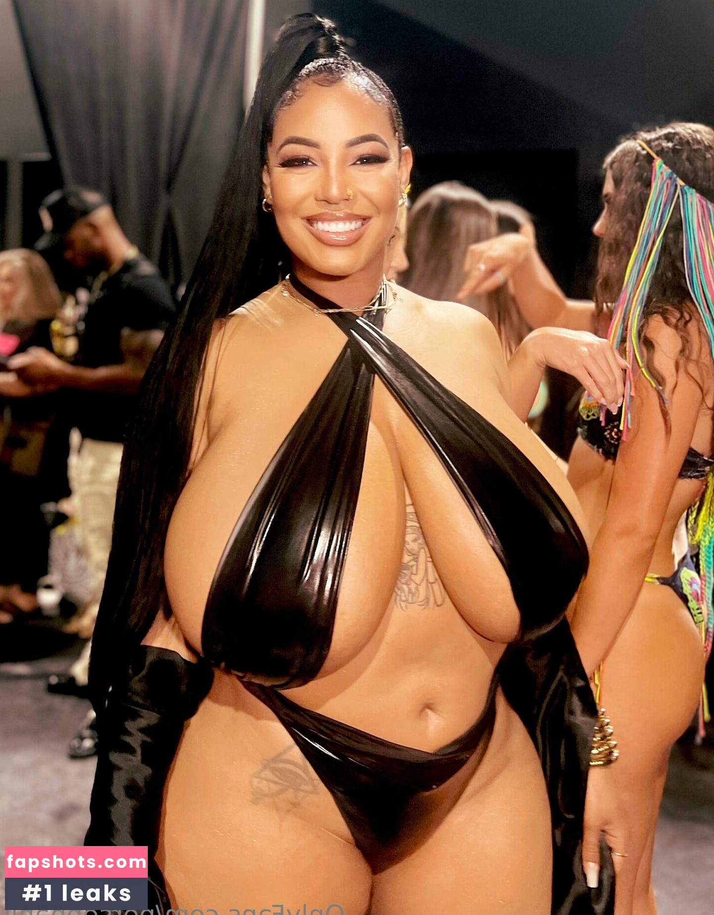 Persephanii gallery photo #2