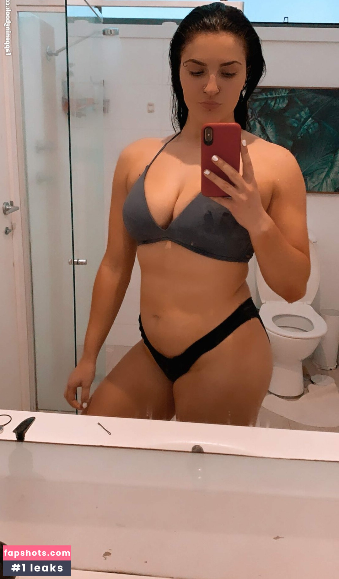 Persia Pirotta gallery photo #7