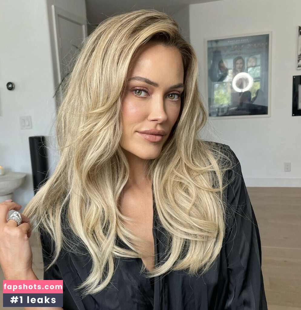 Peta Murgatroyd gallery photo #2