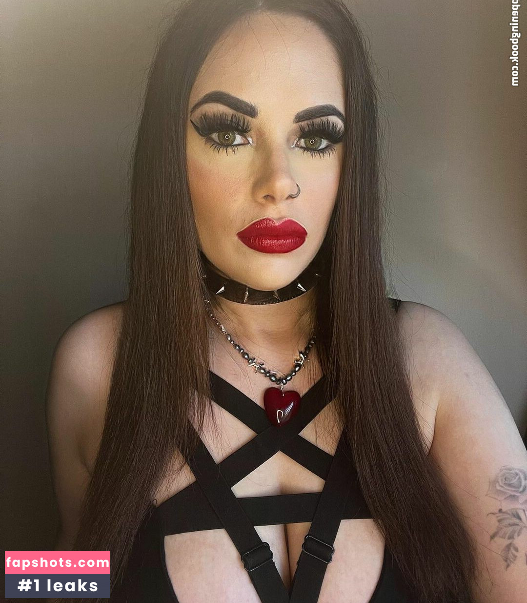 Peterborough Girls nude babe gallery