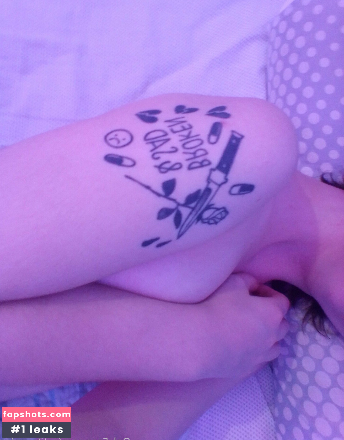 petite_enfer gallery photo #47