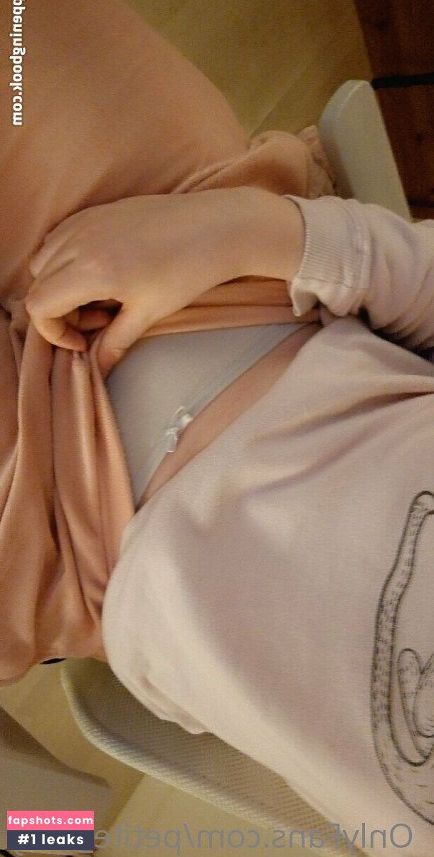 petite_hazy gallery photo #7