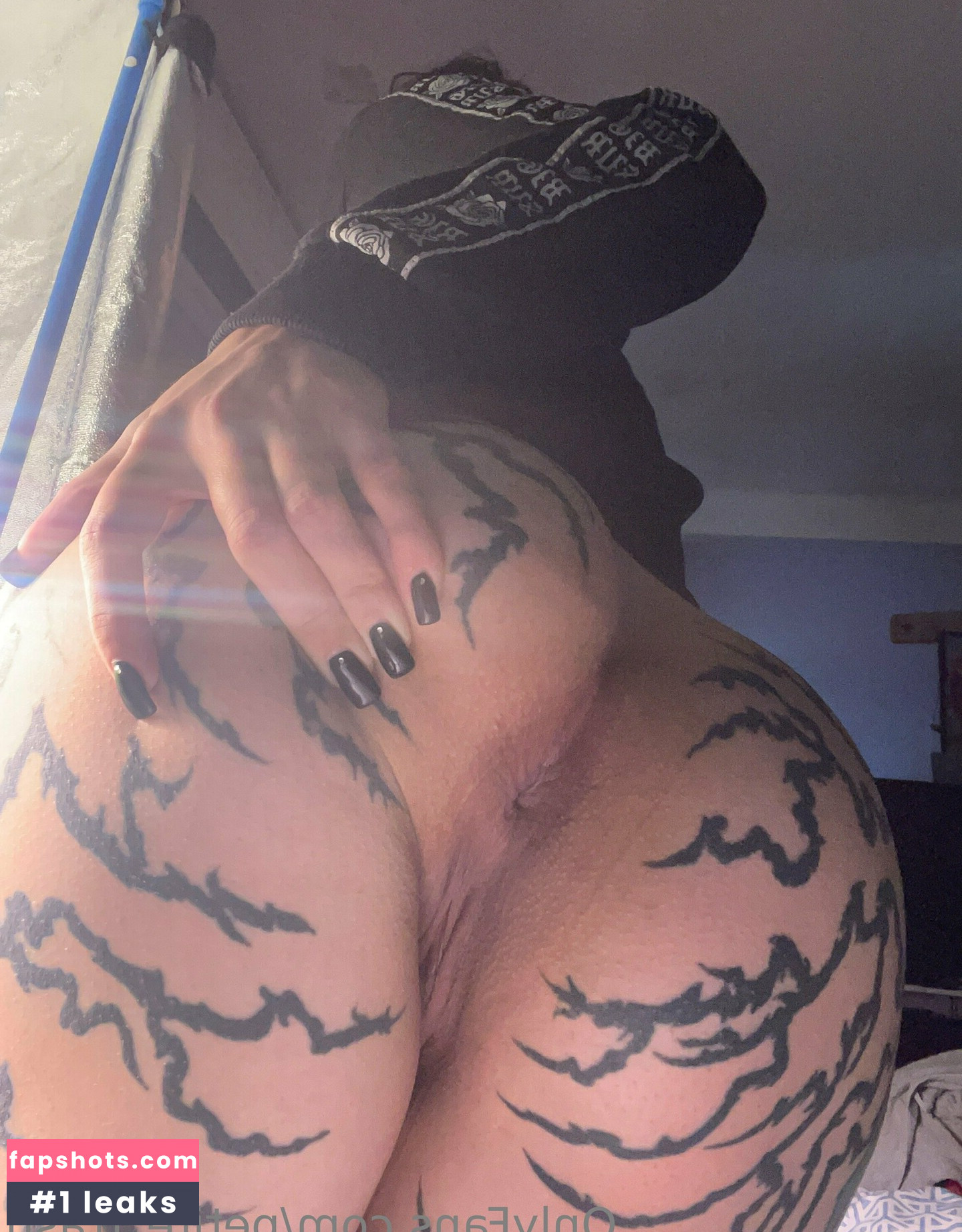 petite_trash gallery photo #7