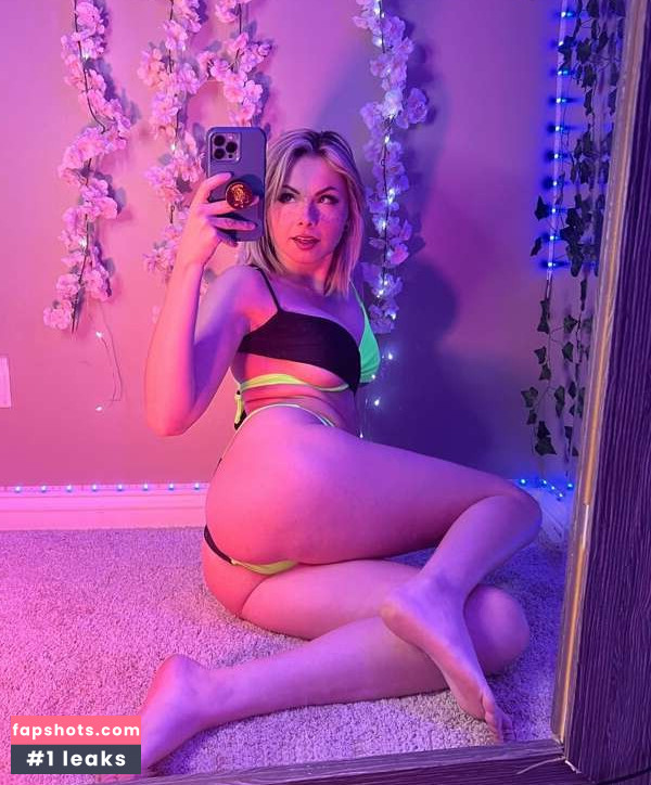 Petiteava gallery photo #15