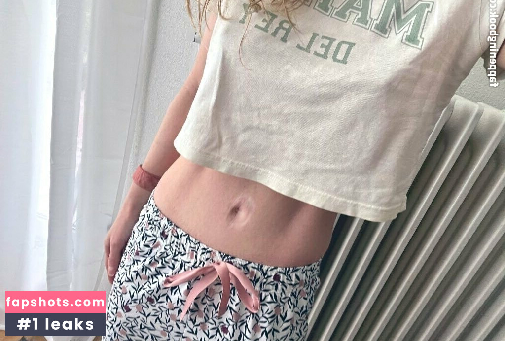 petitecycliste nude babe gallery