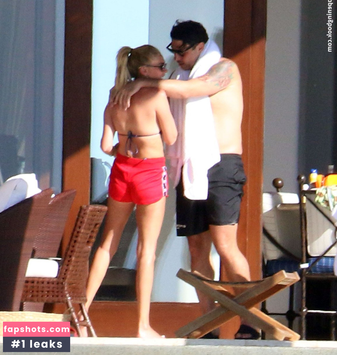 Petra Ecclestone gallery photo #2