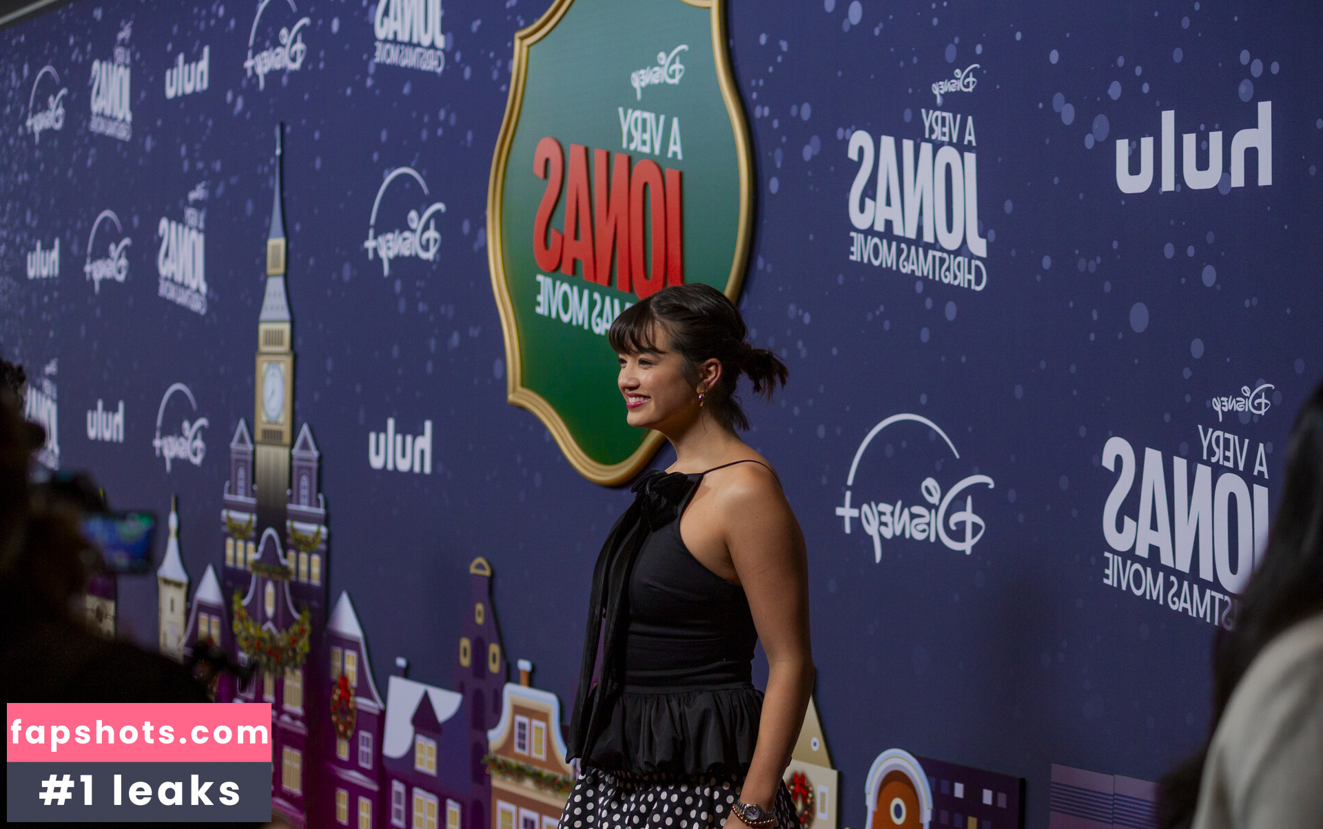 Peyton Elizabeth Lee gallery photo #12