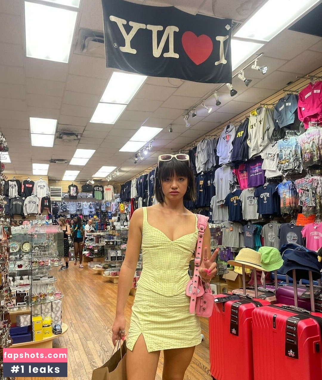 Peyton Elizabeth Lee gallery photo #17