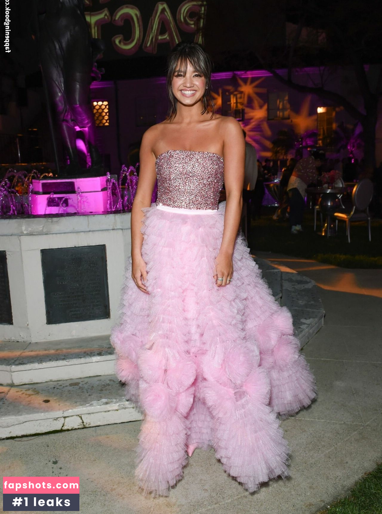 Peyton Elizabeth Lee gallery photo #23