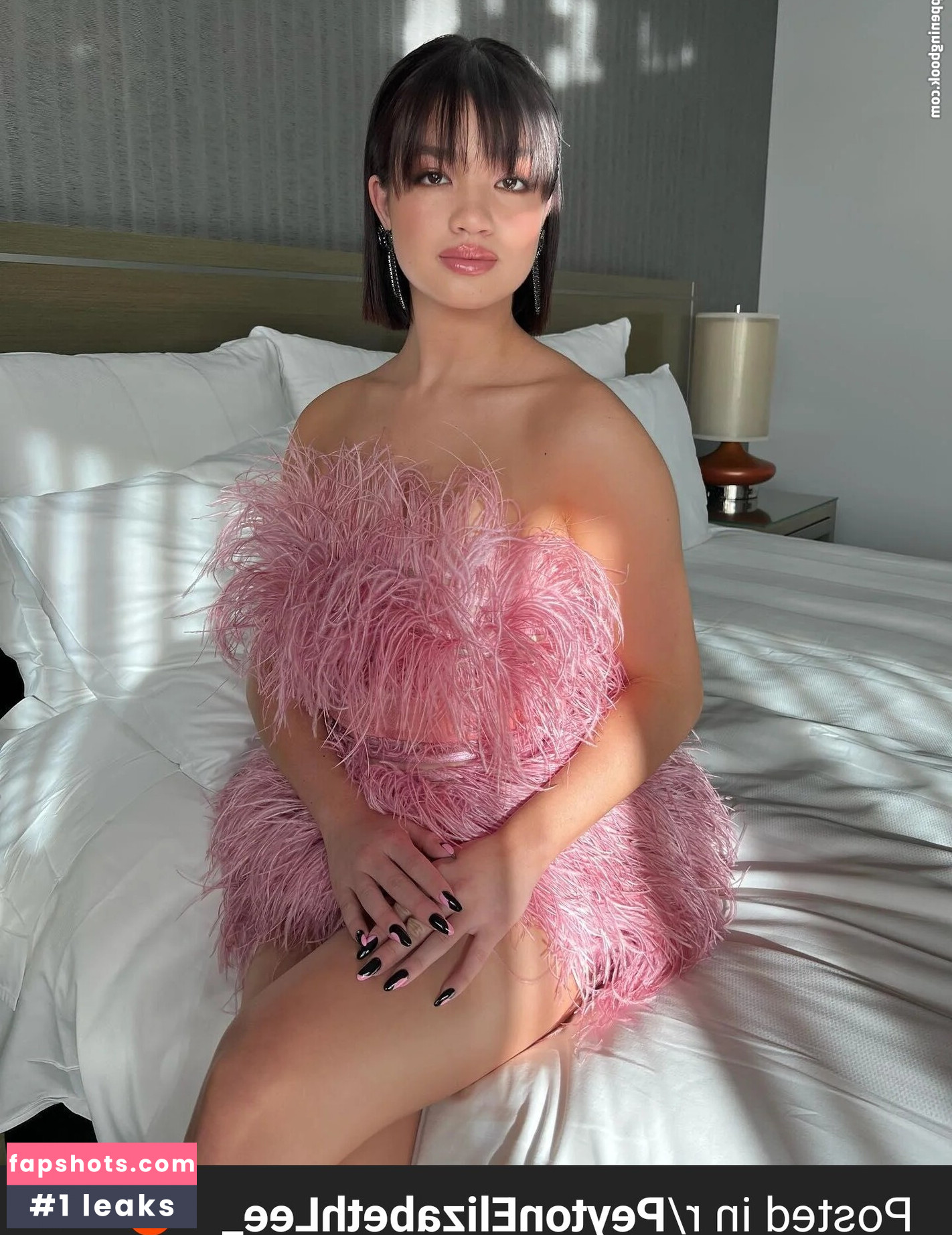 Peyton Elizabeth Lee gallery photo #31