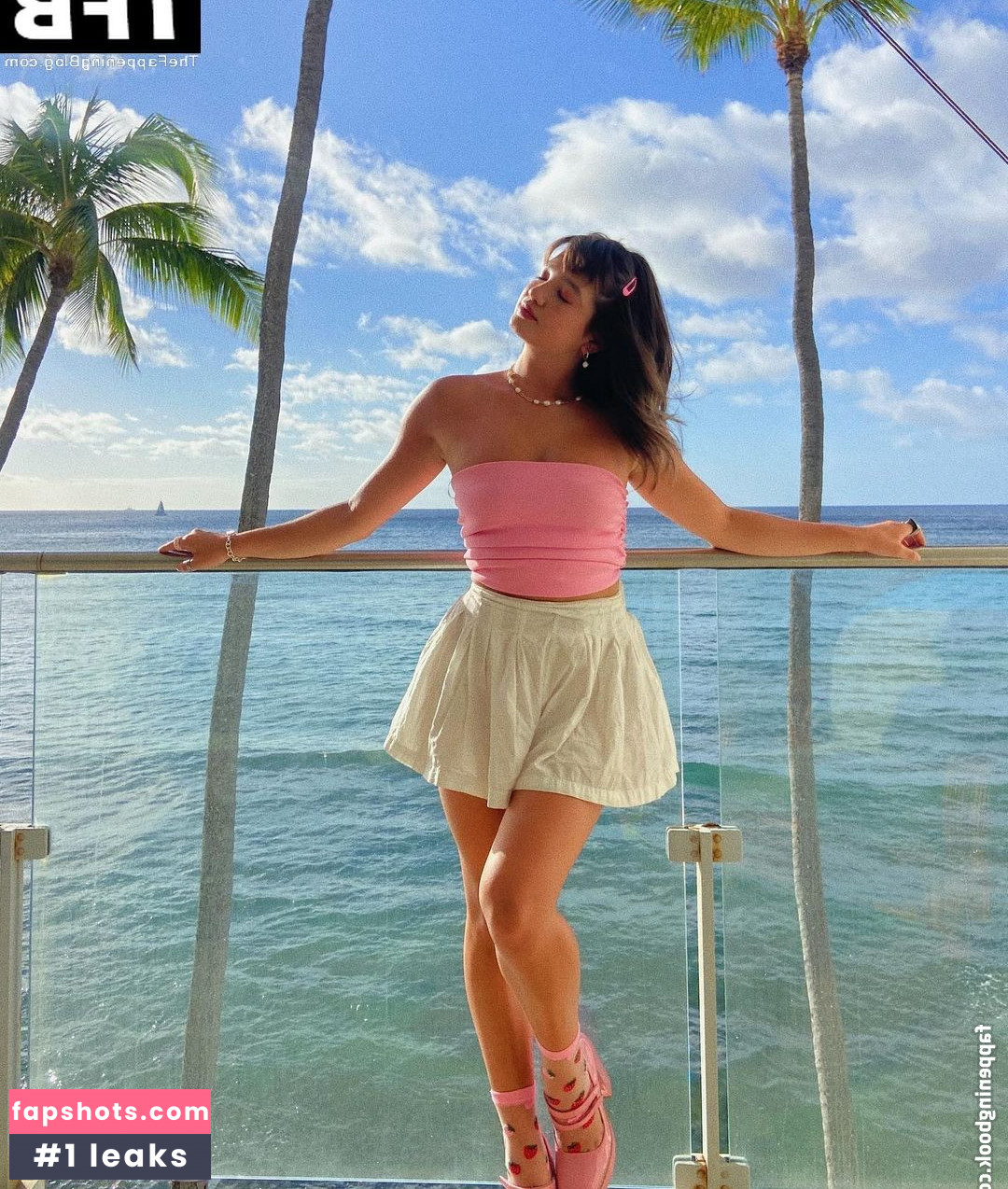 Peyton Elizabeth Lee gallery photo #36