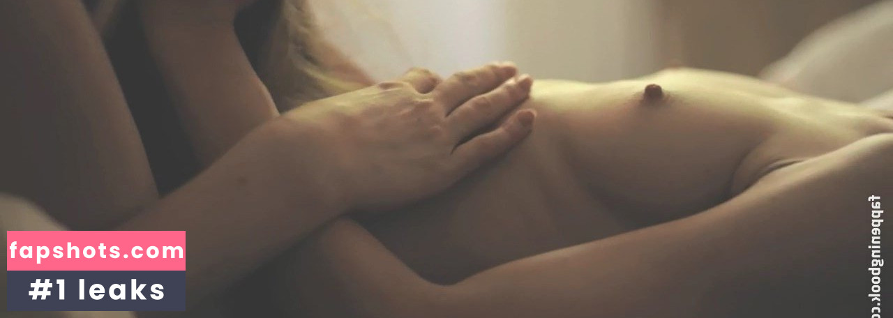 Pheline Roggan gallery photo #13