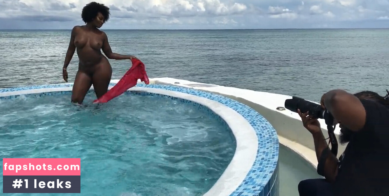 Phenyx Rose nude babe gallery