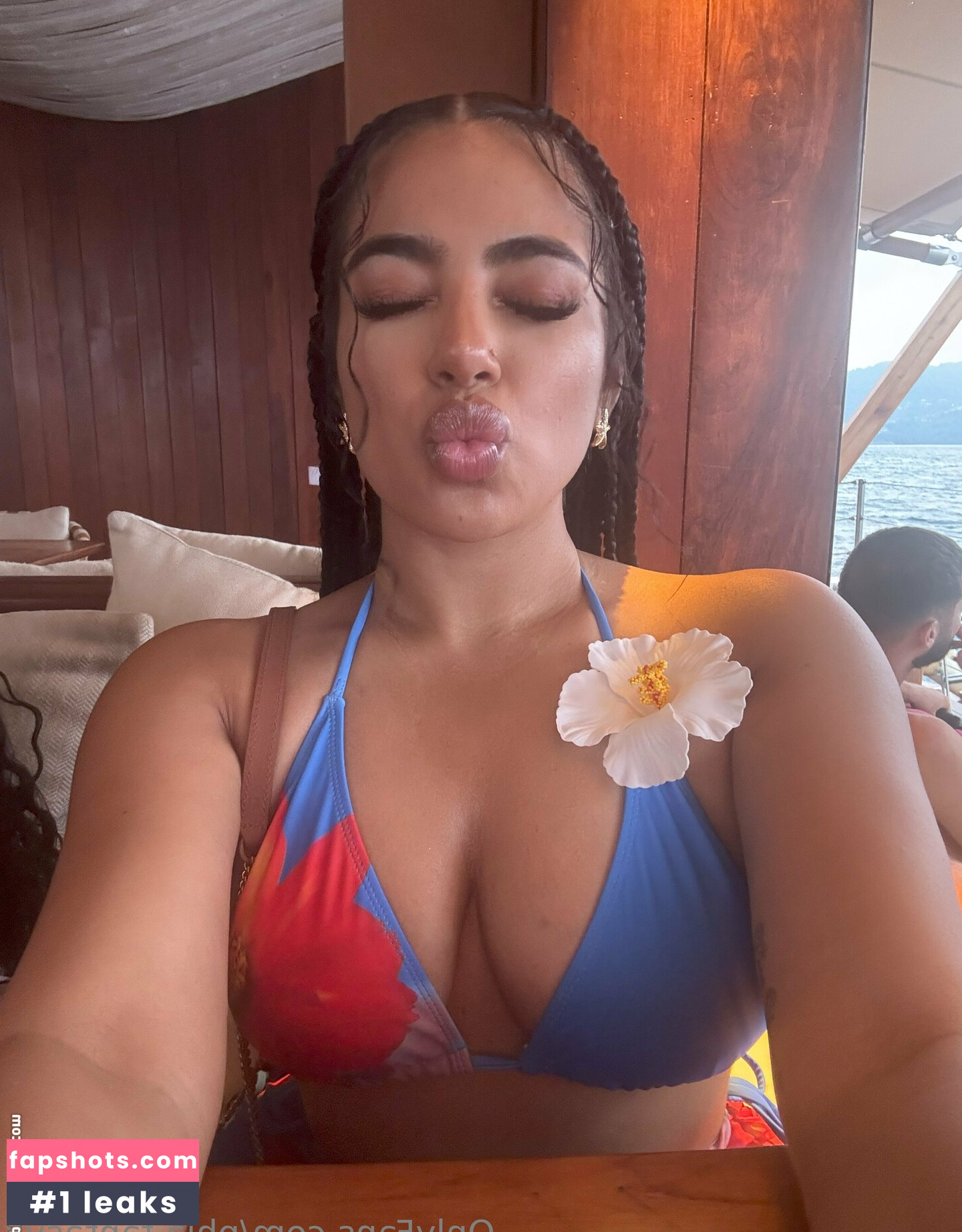 phia.fantasyx nude babe gallery