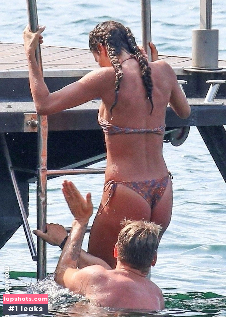 Philine Roepstorff gallery photo #19