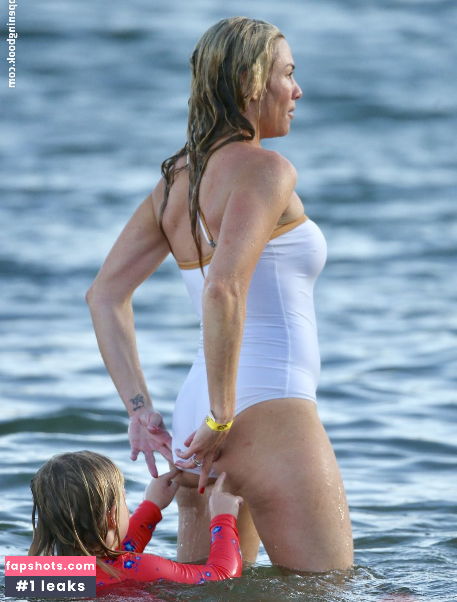 Philippa Bennett gallery photo #15