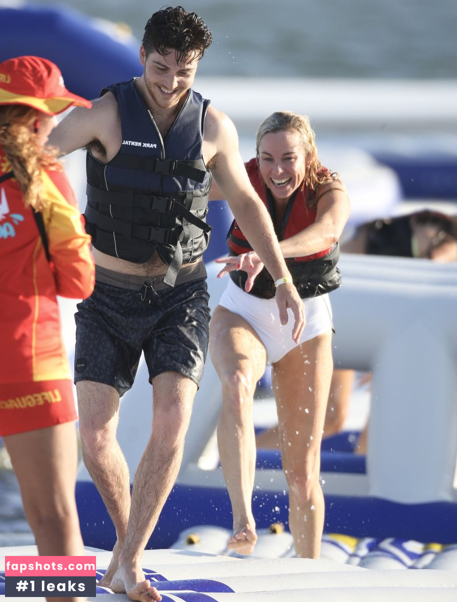 Philippa Bennett gallery photo #20