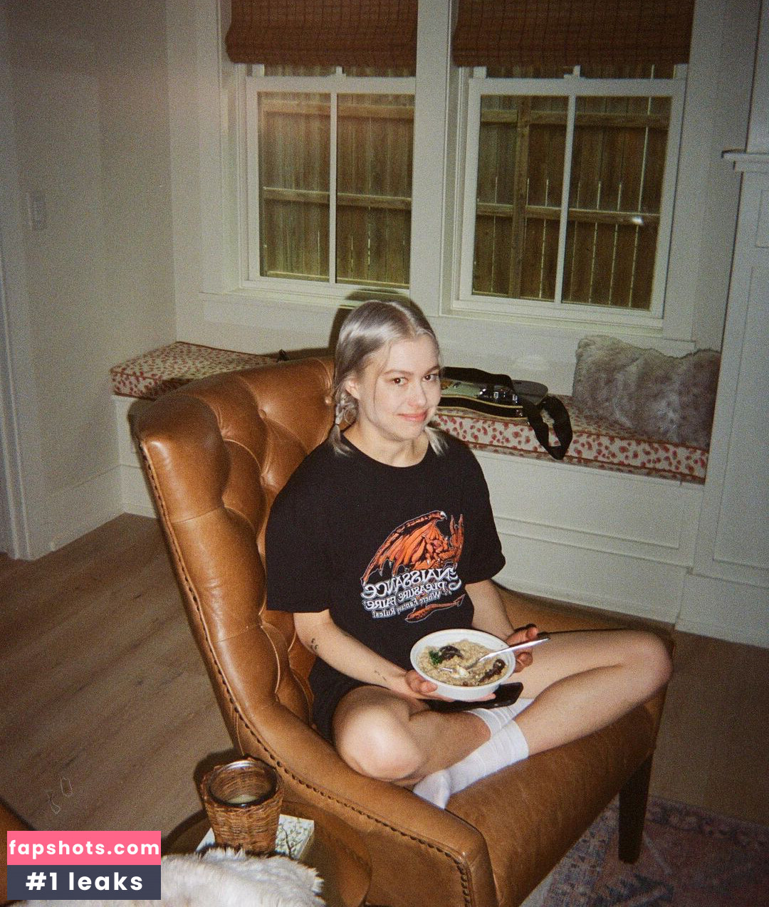 Phoebe Bridgers nude babe gallery