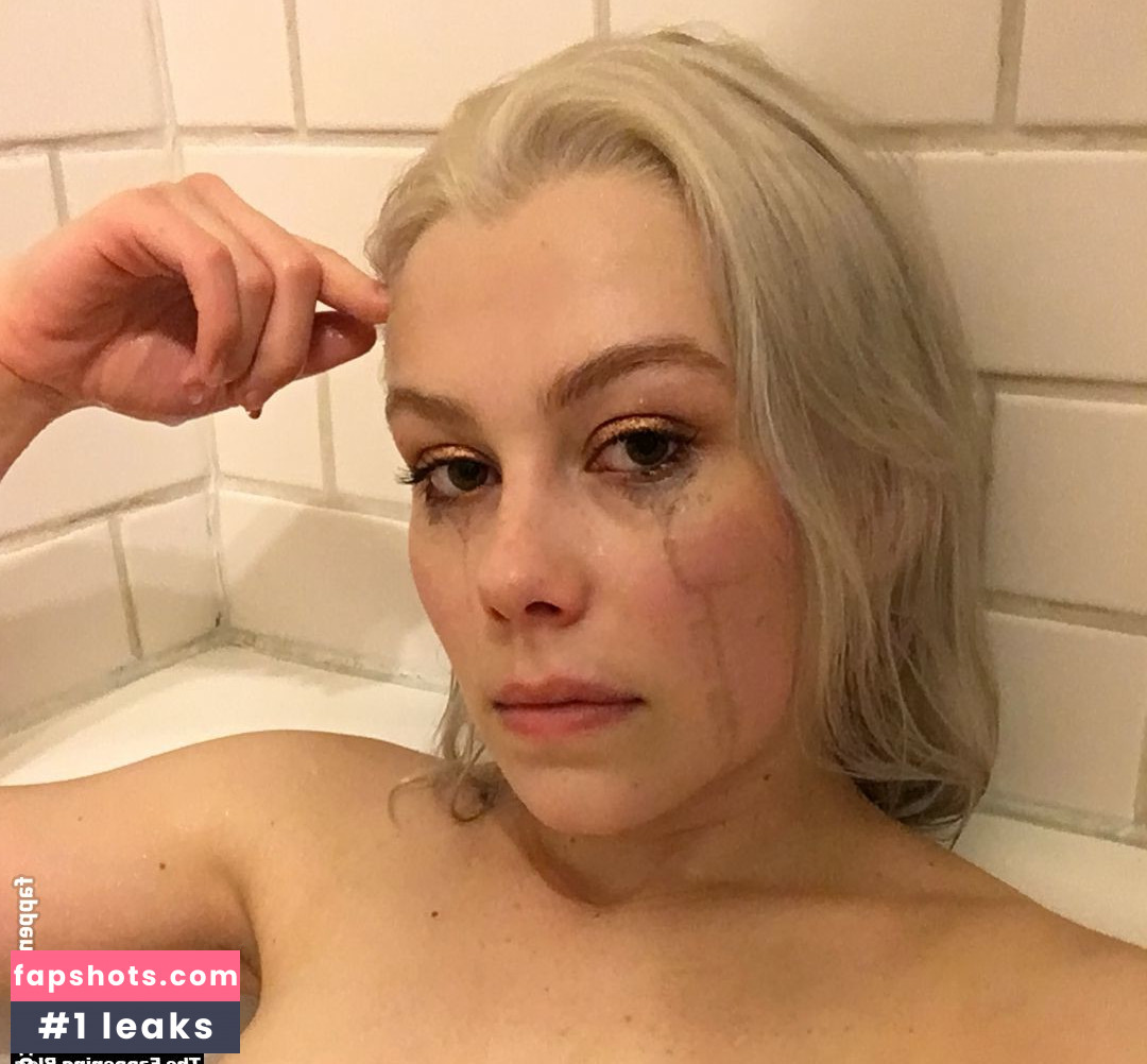 Phoebe Bridgers gallery photo #29