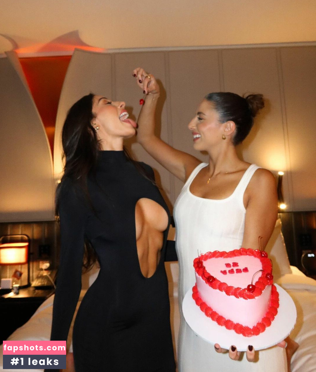 Phoebe Chakar Filtración Desnuda OnlyFans Foto #8 - Fapshots