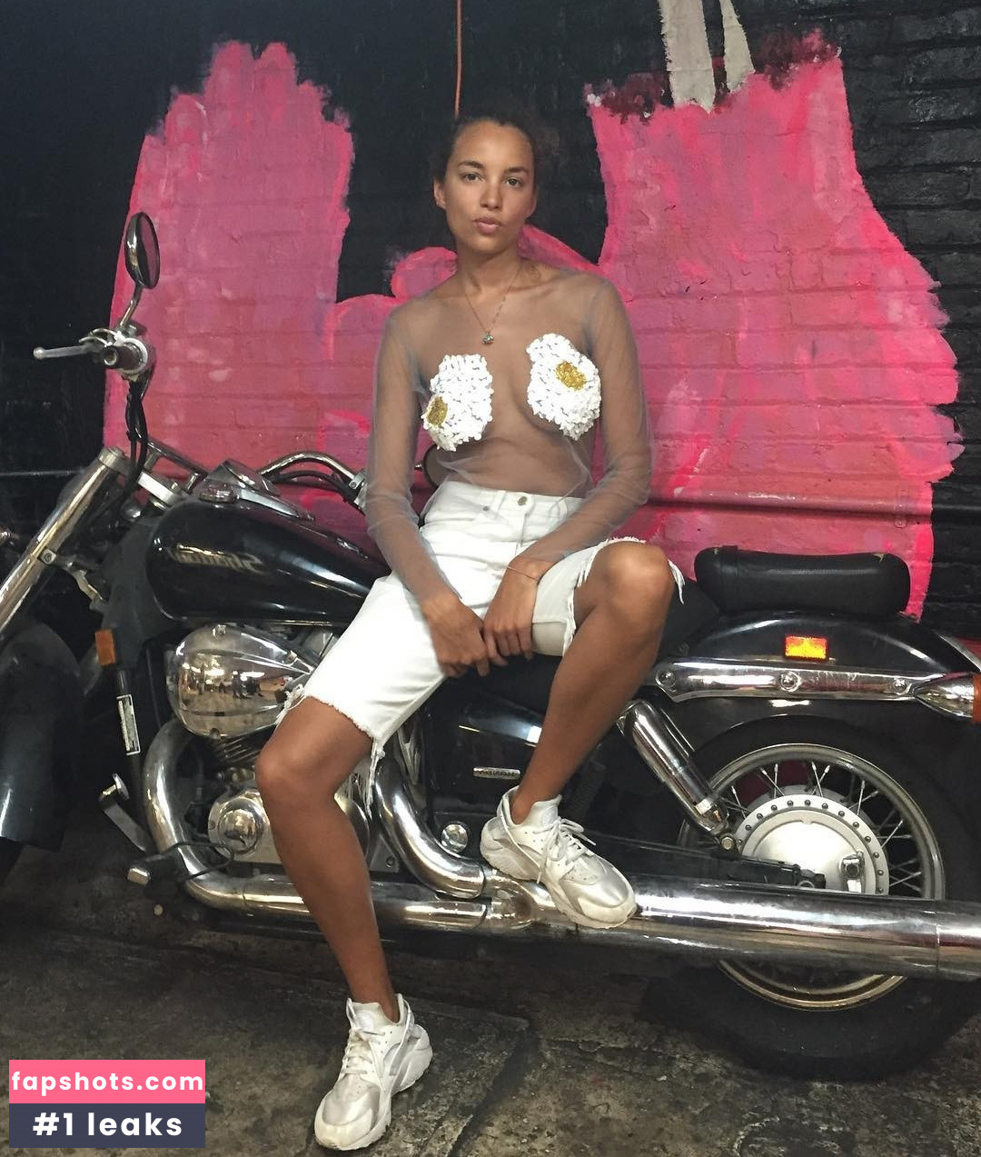 Phoebe Collings-James Nude Leaks OnlyFans Photos #6 - Fapshots