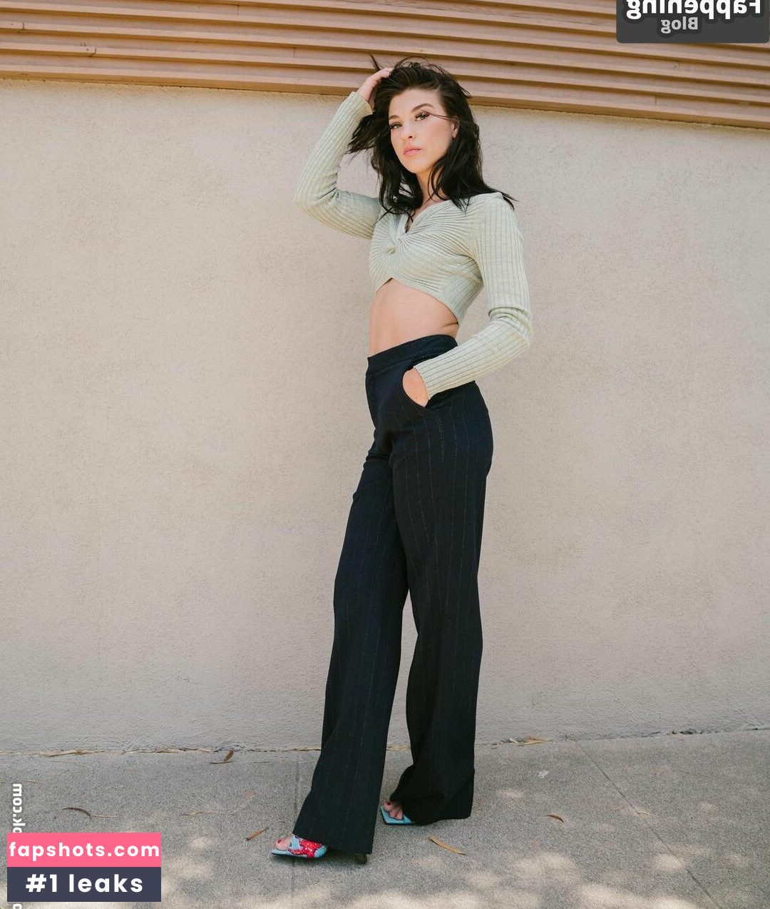 Phoebe Gates gallery photo #2